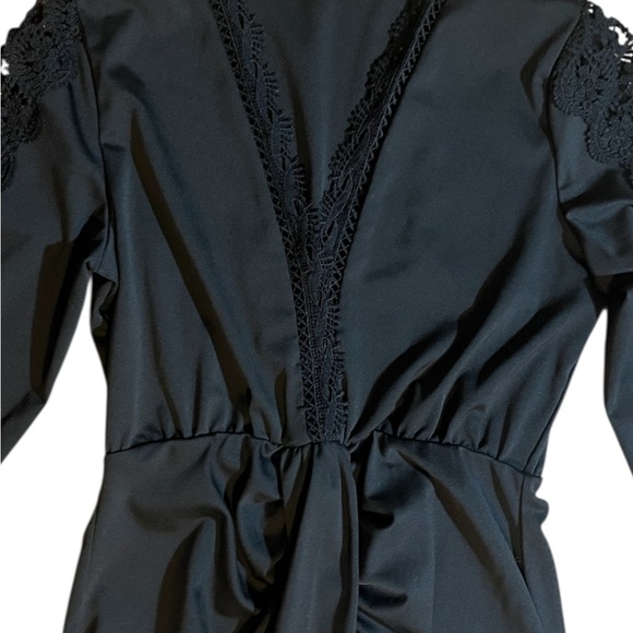 Elegant Black Lace Sleeve Dress - Picture 7 of 11